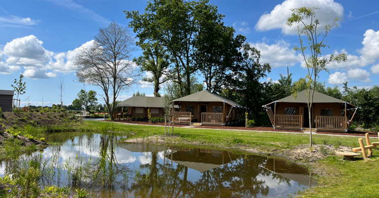Grasveld voor glampingtent 6 personen - Waterherberg it Beaken