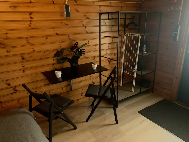 Zitruimte en kasten - Lodge 2 personen - Waterherberg it Beaken