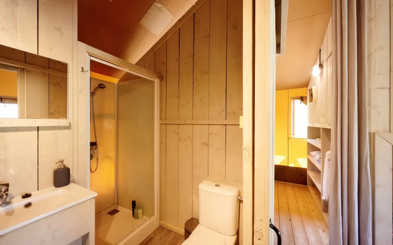 Badkamer bij glampingtent 6 personen - Waterherberg it Beaken